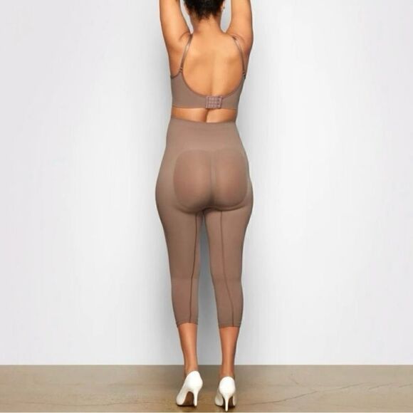 SKIMS Maternity Solutionwear Tight in Umber - Picture 2 of 8